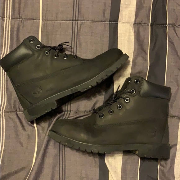 Black Timberlands - Picture 1 of 3